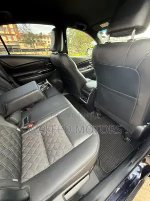 Toyota Harrier 2.0 2019 Black