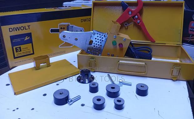 Diwolt PPR 
600 Watts
With Cuting Pipe Knife