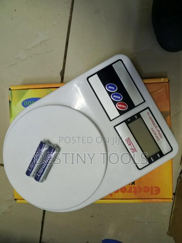 Digital Weighing Kitchen Scale - main view
