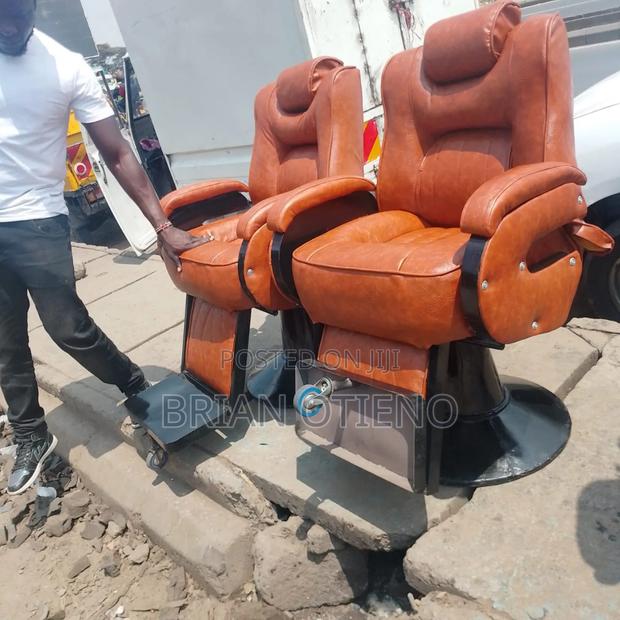 Leathers Barber Chairs - main view