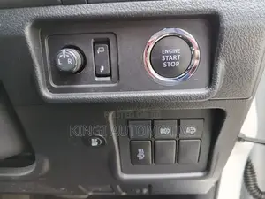 Toyota Land Cruiser Prado 2018 White