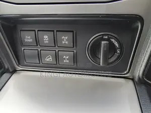 Toyota Land Cruiser Prado 2018 White