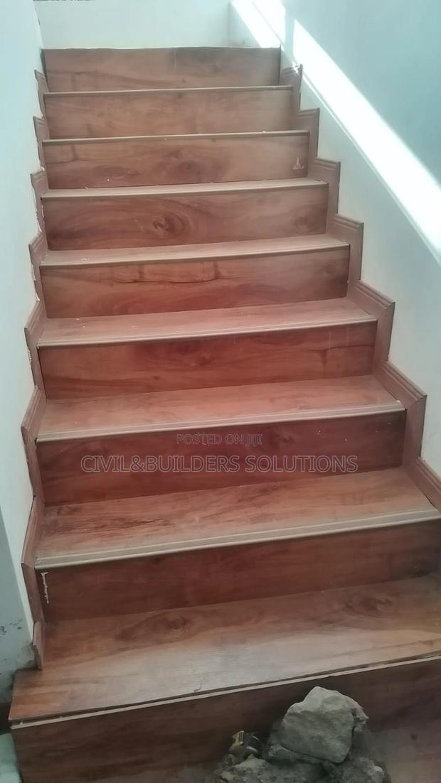 Interlocking 8mm Thick Wood Laminate - thumbnail 2