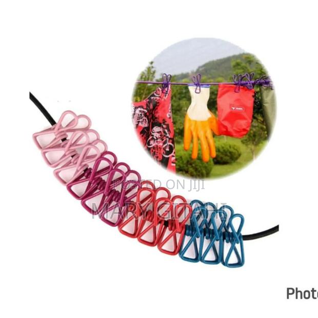 Strong 1.8m to 3.4m Stretching Cloth Line 12 Pegs Coloured