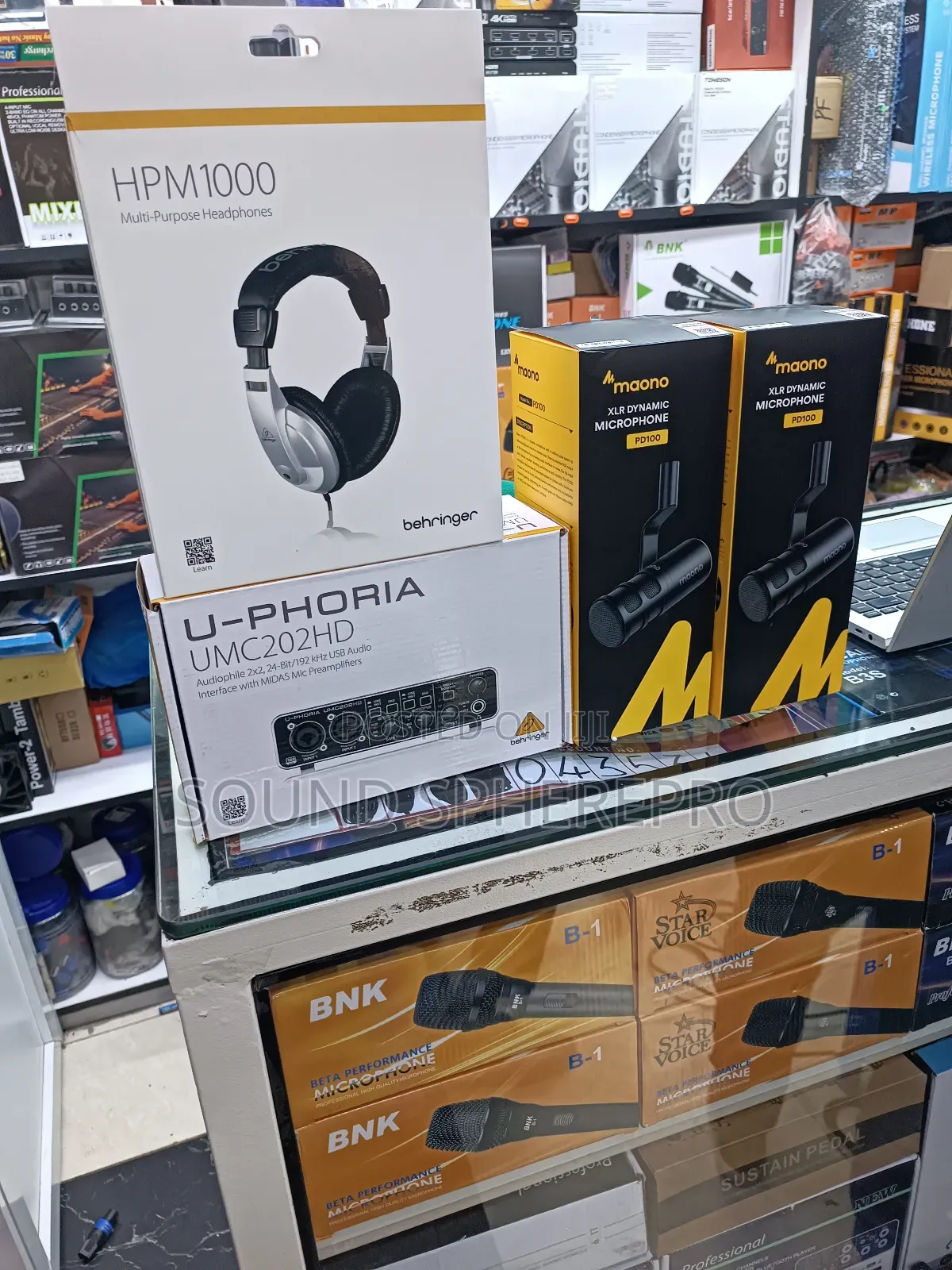 Behringer 202 2 Person Podcast Pack