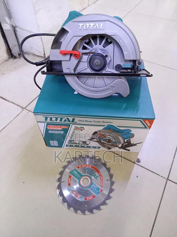 Total Industrial 1200w Circular Saw