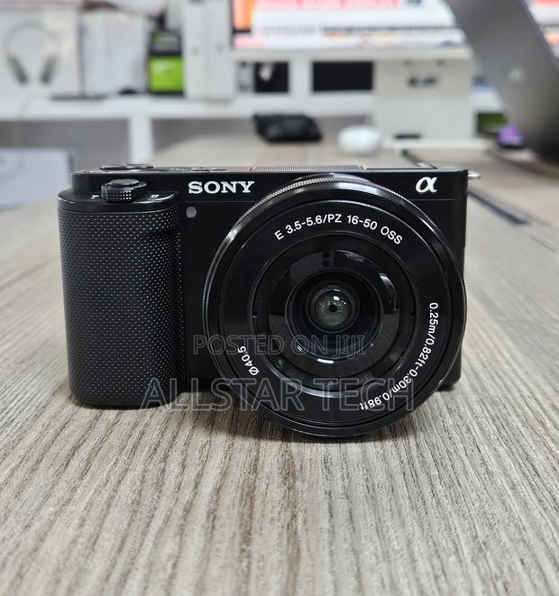 Sony Zv-E10 Mirrorless Camera With 16-50mm Lens (Black)
