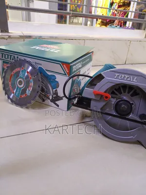 Total 1400w 7" 4800rpm Circular Saw