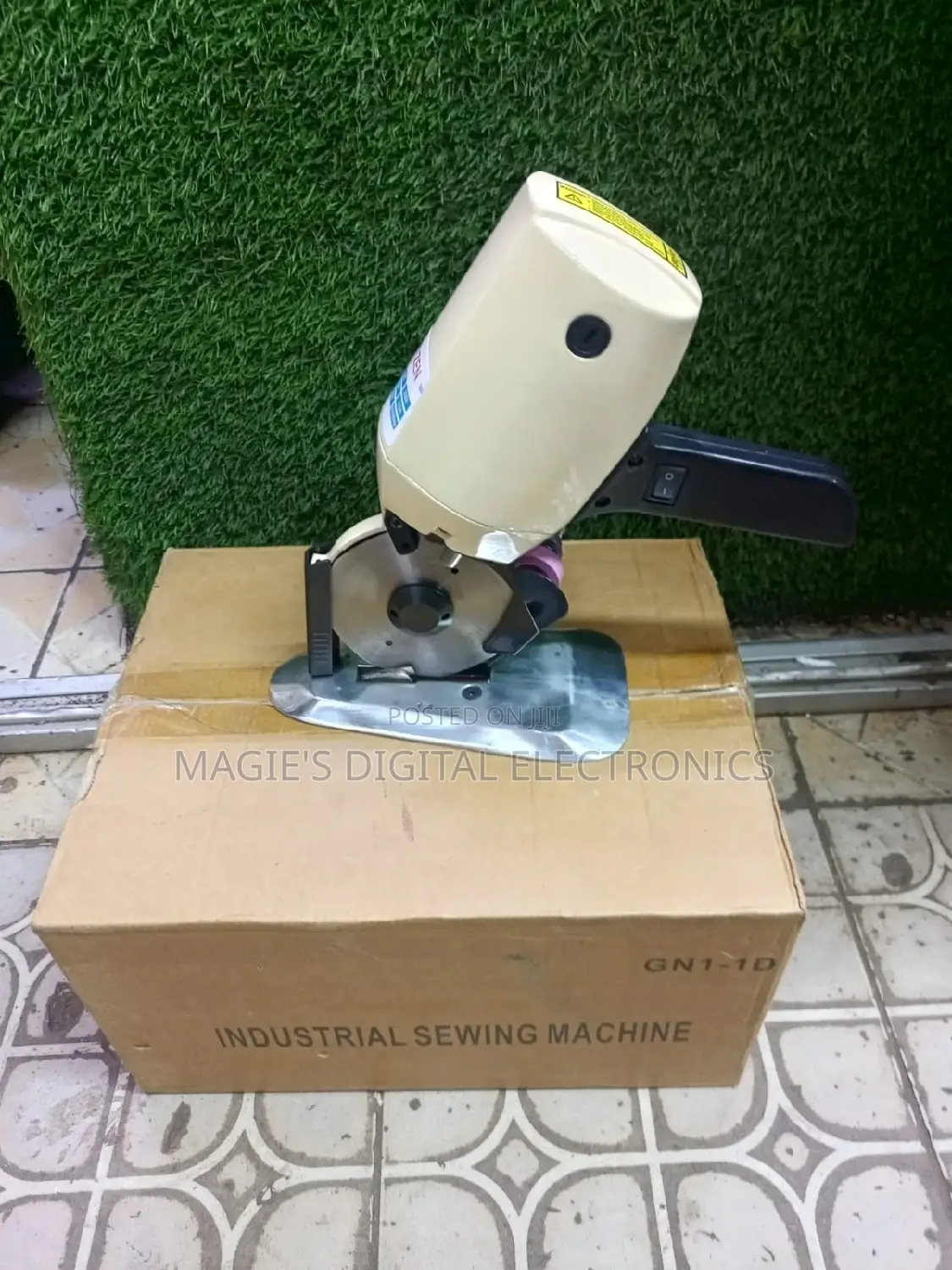 Highly Performing Cloth Cutting Machine