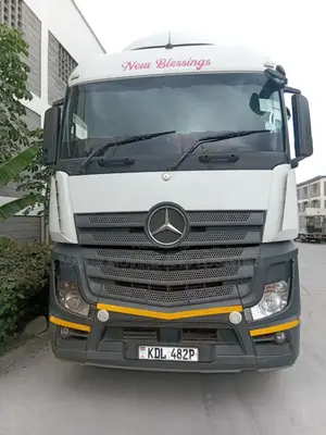 Trailer for Cross Border Errands Available