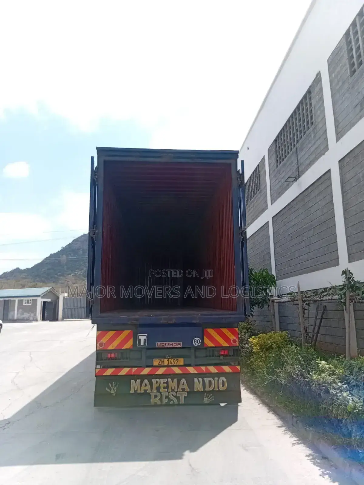 Trailer for Cross Border Errands Available