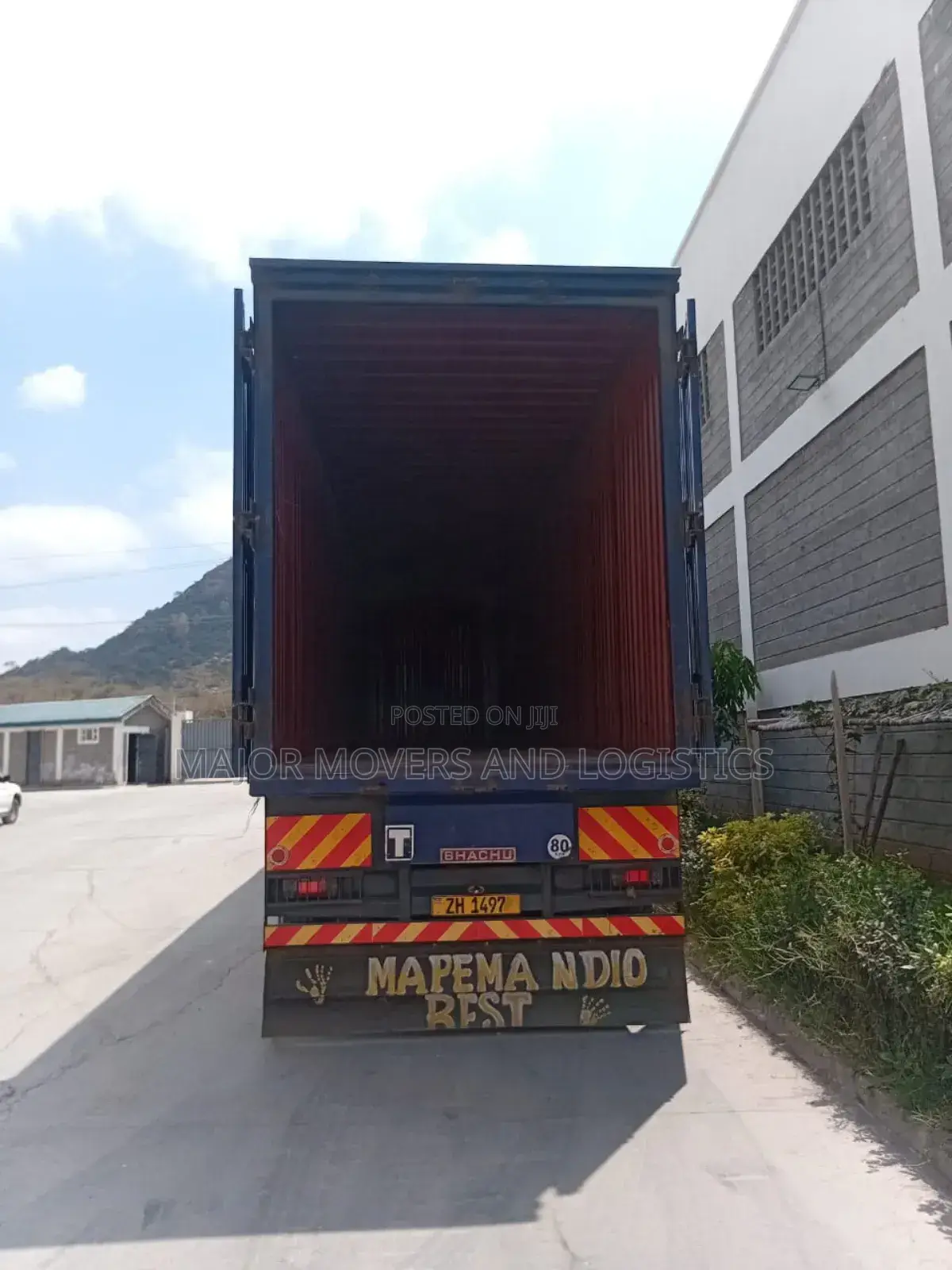 Trailer for Cross Border Errands Available