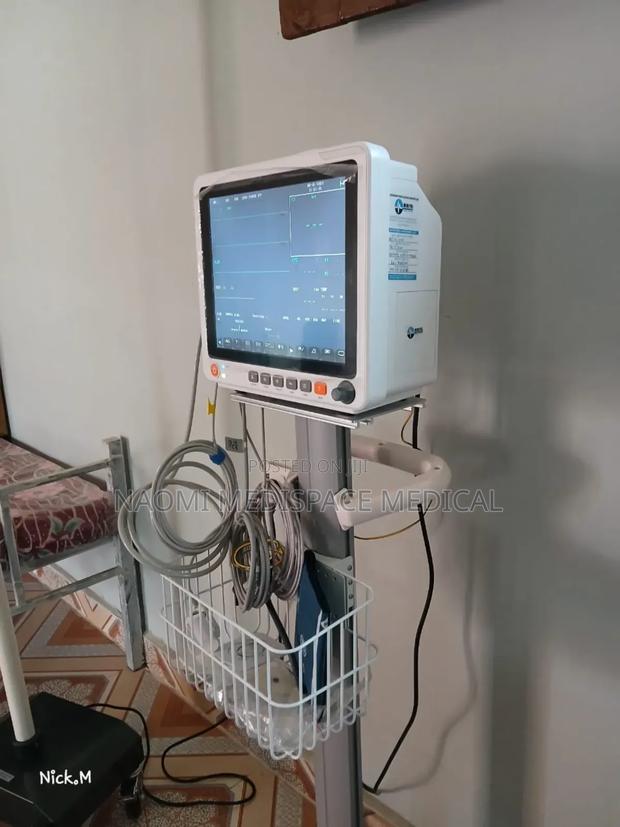 Patient Monitor With Printer - main view