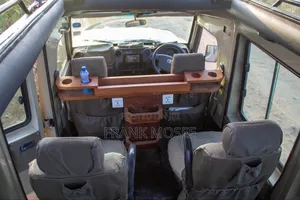 Tour Land Cruiser For Hire