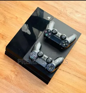 Chipped Ps4 With 8games for Kids Play.