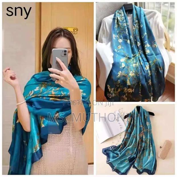 Geometric Pattern Shoulder / Kneck /Head Wrap - thumbnail 4