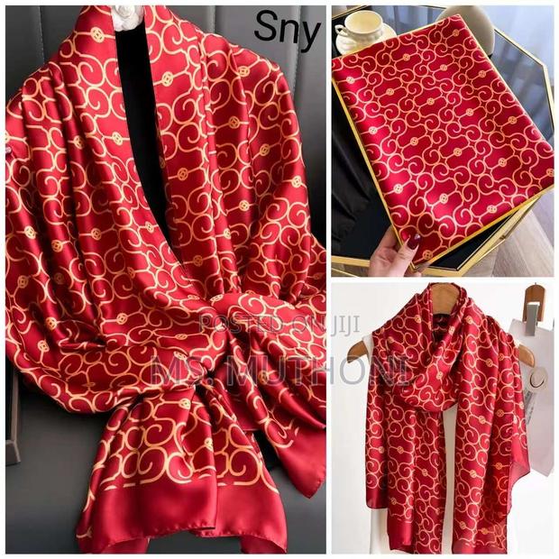 Geometric Pattern Shoulder / Kneck /Head Wrap - thumbnail 5