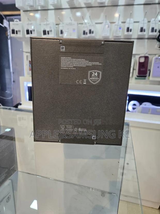 New Samsung Galaxy Z Fold7 512 GB Black - thumbnail 2