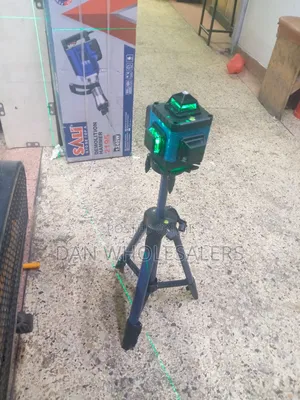 Makita Leaser Level Machine With Adjustable Stand