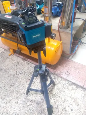 12 Lines Makita Leaser Level Machine With Adjustable Stand