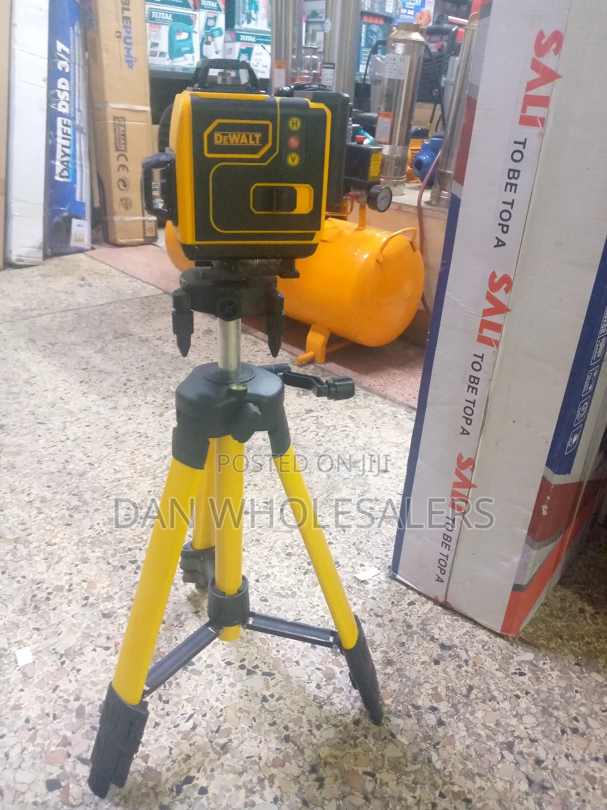 Dewalt Leaser Level Machine With Adjustable Stand