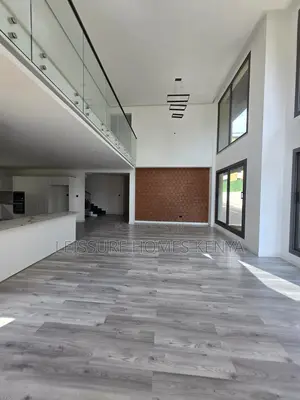 5bdrm Villa in Lavington for sale