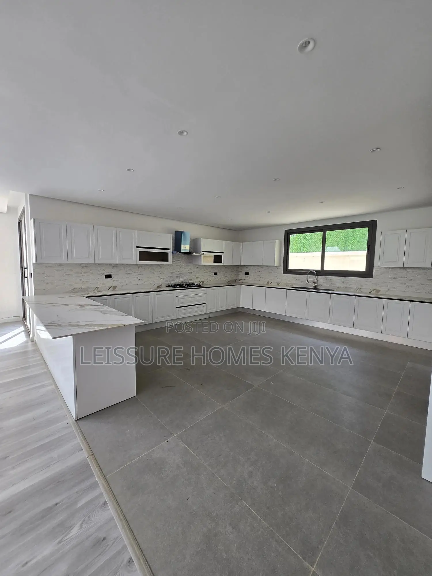 5bdrm Villa in Lavington for sale