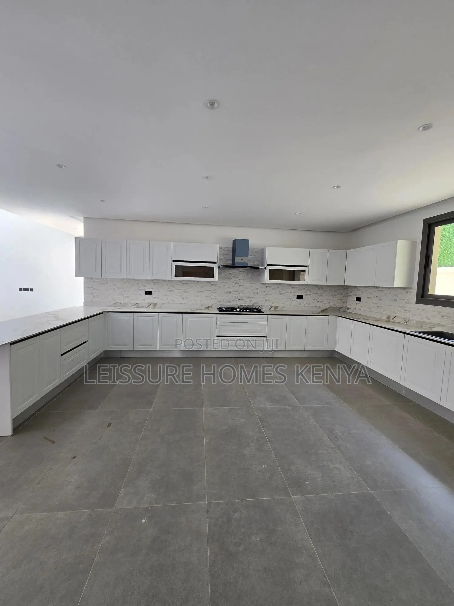 5bdrm Villa in Lavington for sale