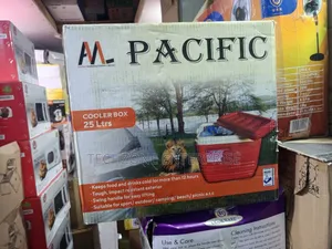 Pacific 25 Liters Cooler Box With Sturdy Handle