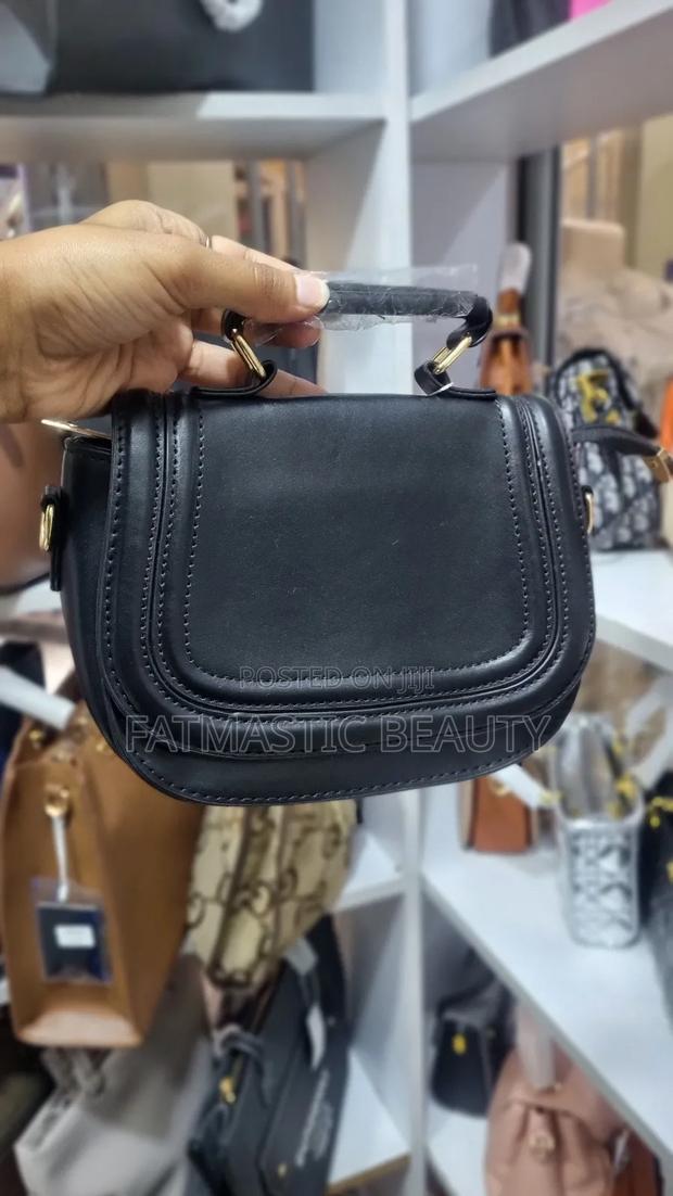 Quality Leather Shoulder Bag - main view