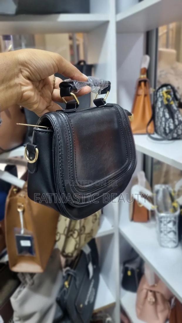 Quality Leather Shoulder Bag - thumbnail 3