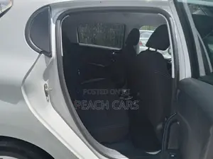 Peugeot 208 2016 White