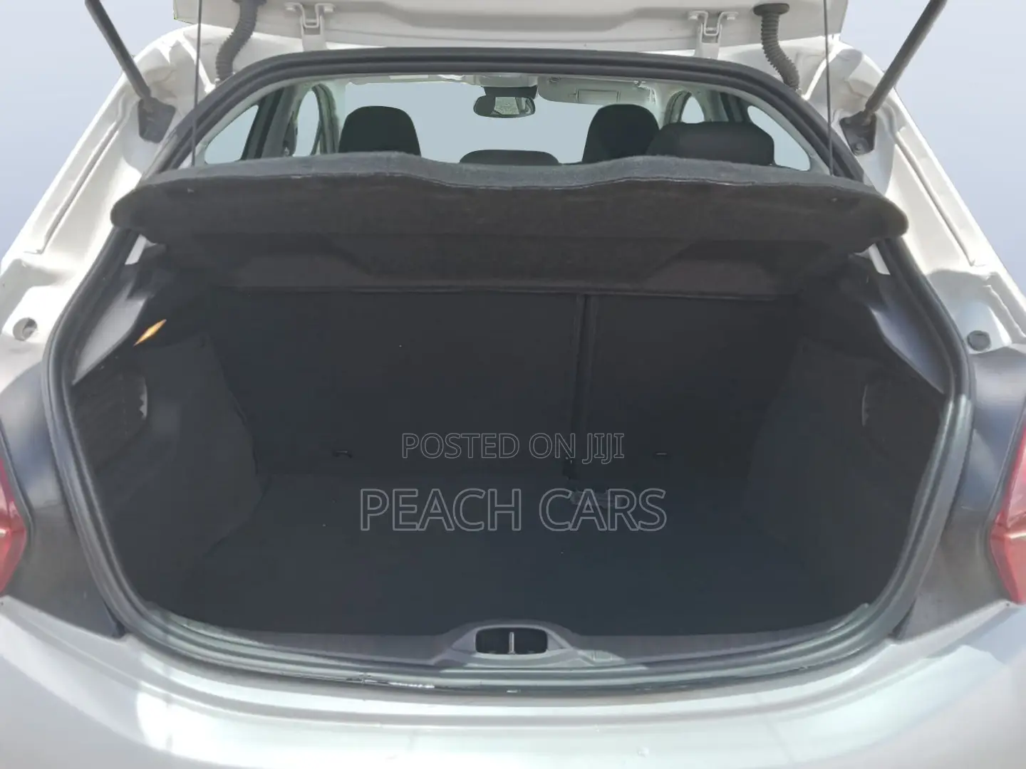 Peugeot 208 2016 White