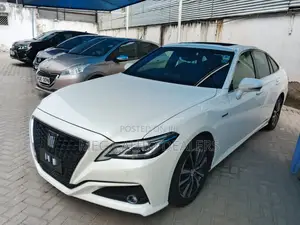 Toyota Crown 2018 White