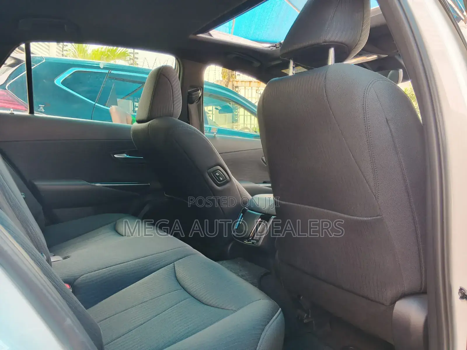 Toyota Crown 2018 White