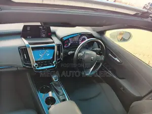 Toyota Crown 2018 White