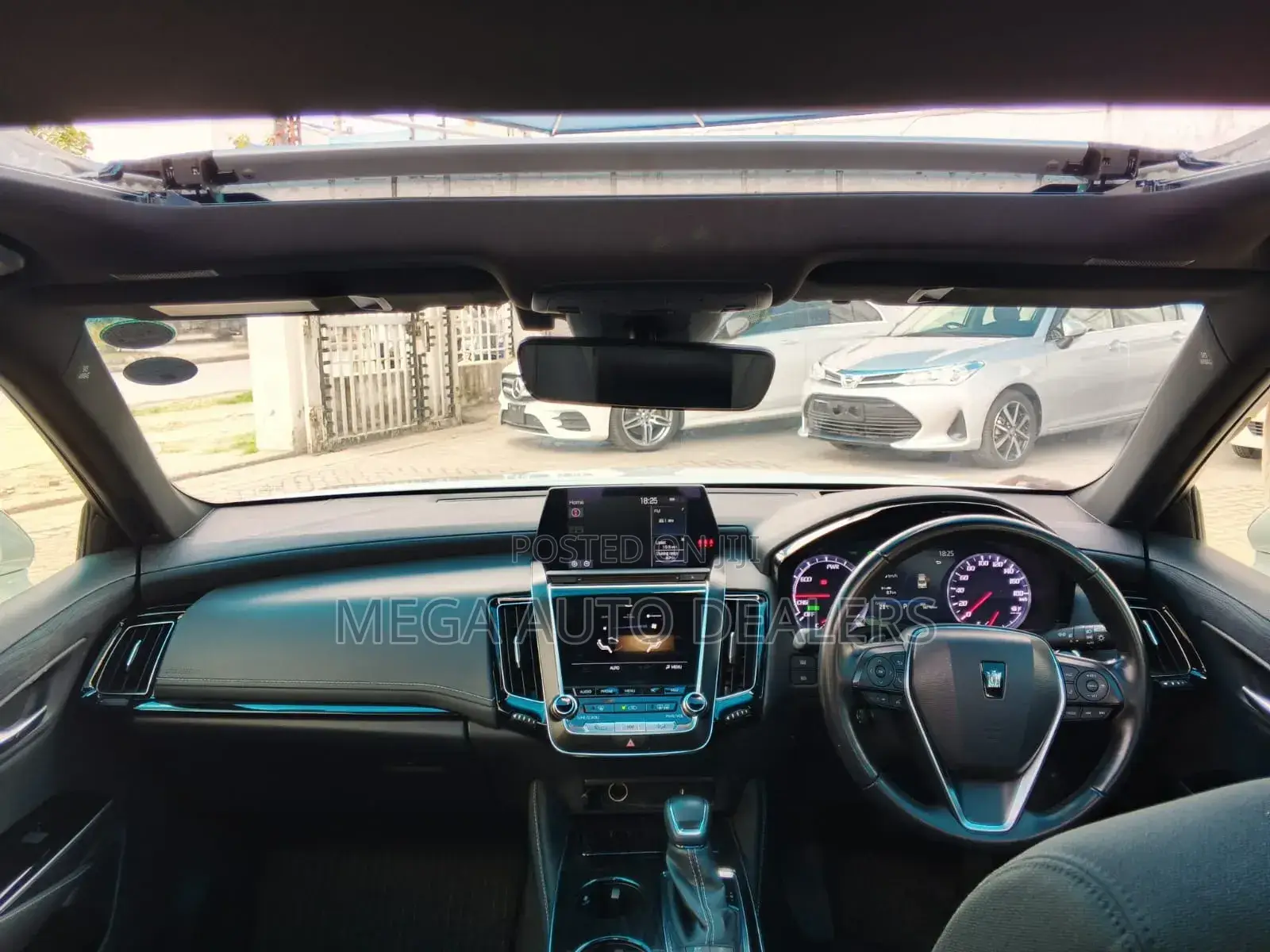 Toyota Crown 2018 White