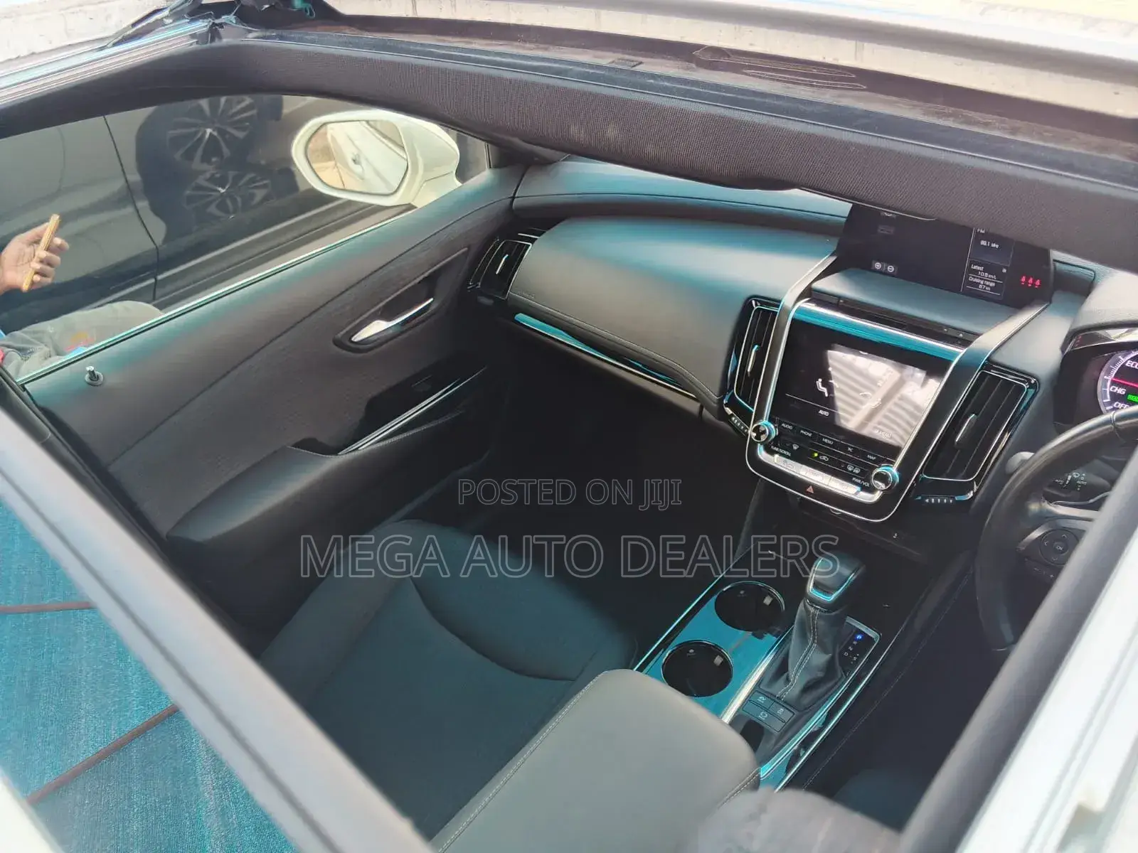 Toyota Crown 2018 White