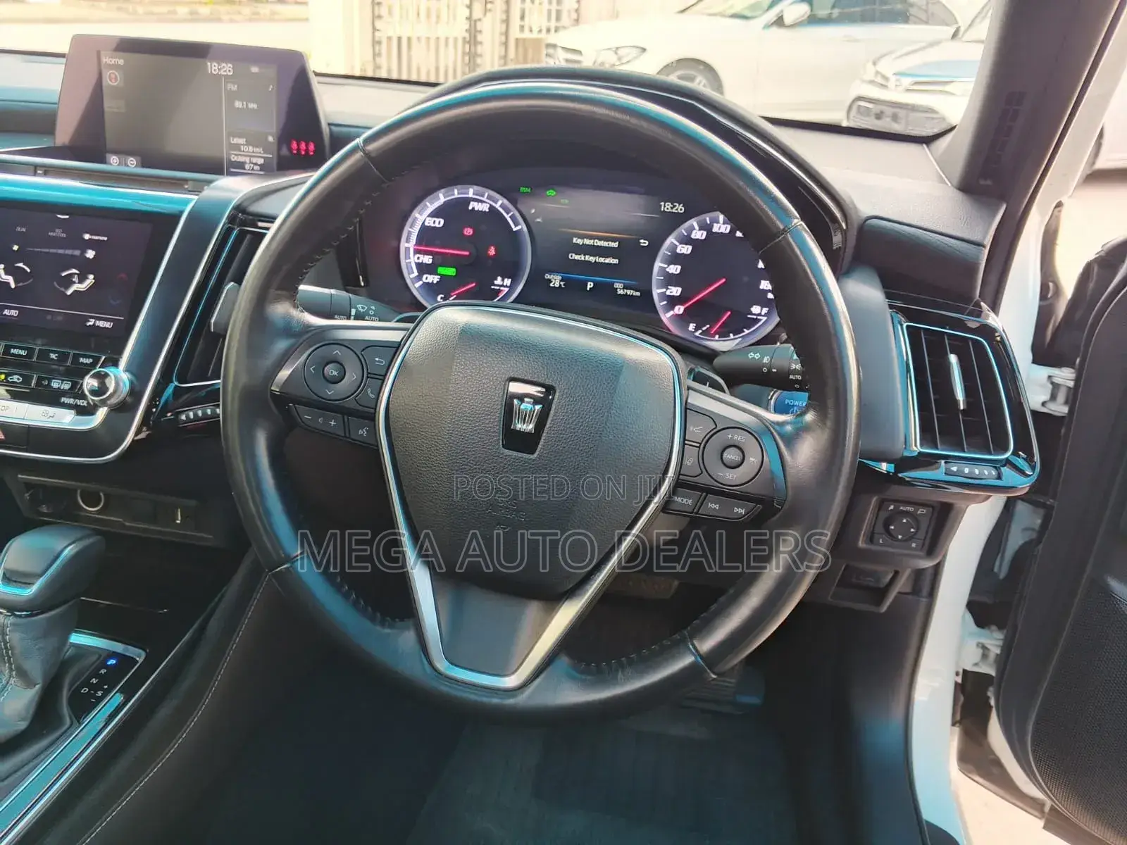Toyota Crown 2018 White