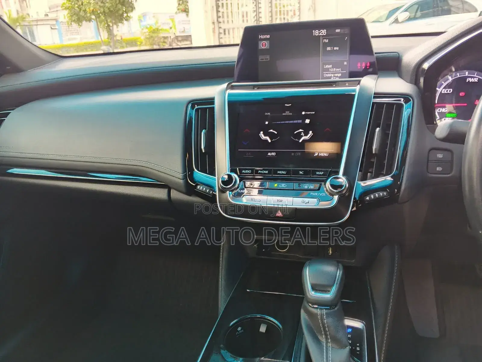 Toyota Crown 2018 White