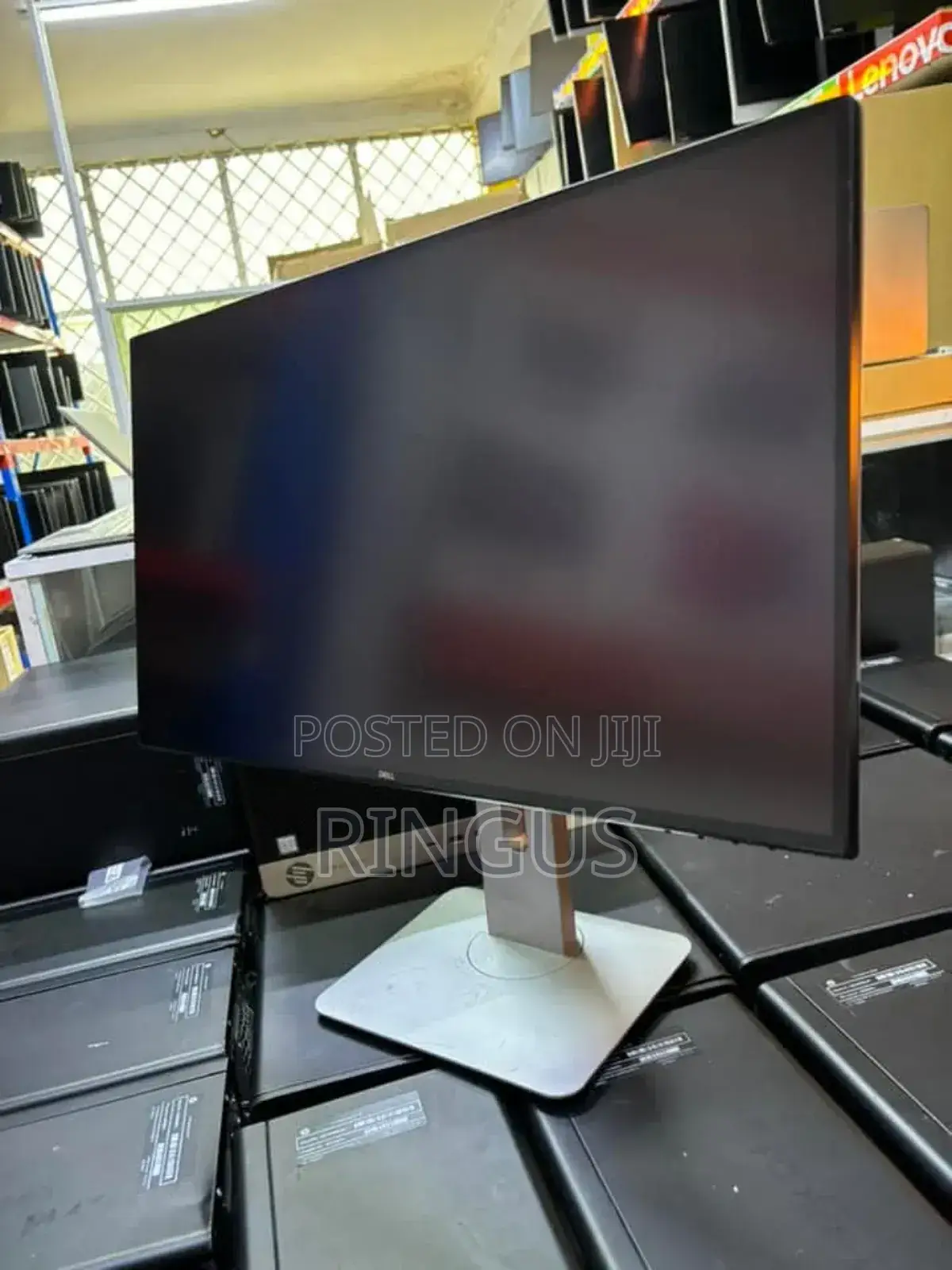 Dell 27" . Monitor