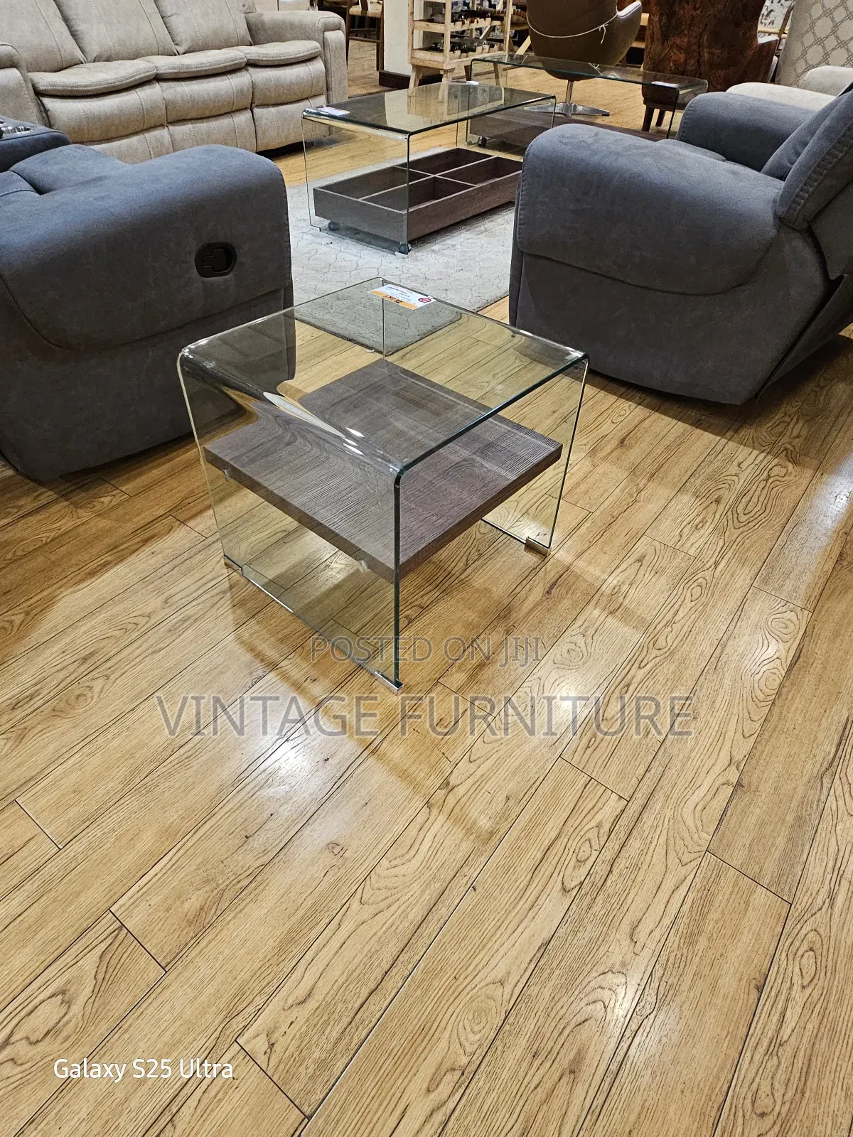 Side Bent Glass Coffee Table Cc33
