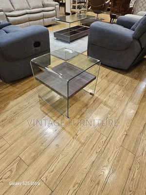 Side Bent Glass Coffee Table Cc33