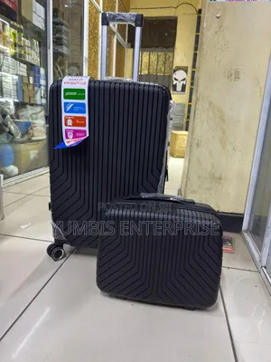 Black Medium Suitcase With a Beauty Case Set of 2 in 1 4000