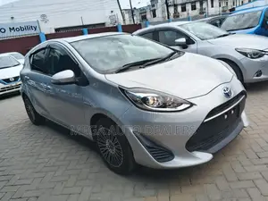 Toyota Aqua 2018 Gray