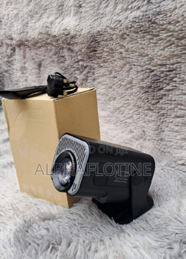 Portable LCD Hy320 Android 13 Mini Projector - thumbnail 2