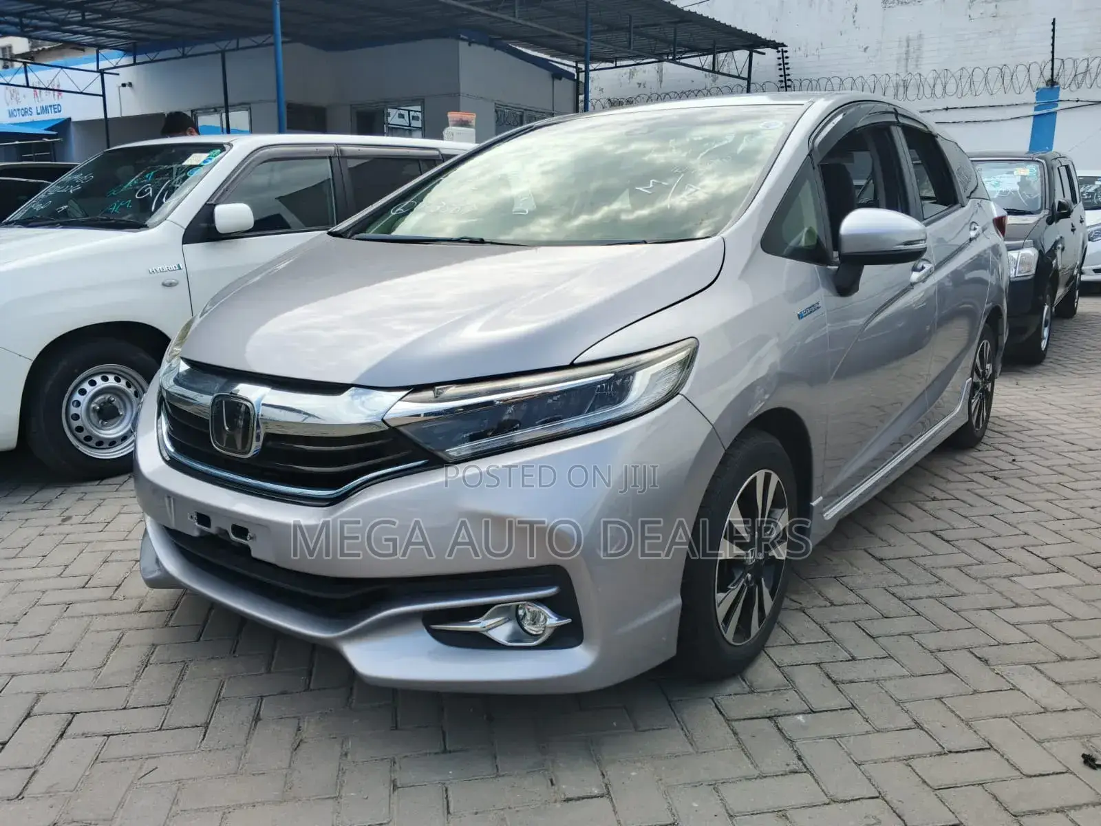 Honda Fit Shuttle 2018 Silver