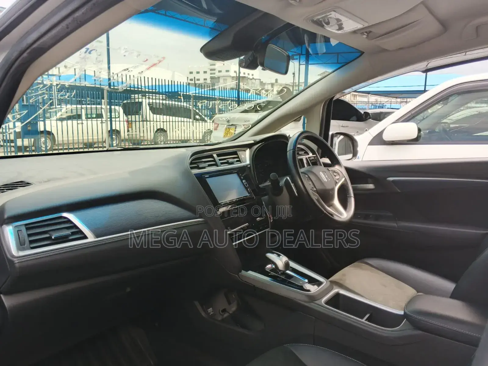 Honda Fit Shuttle 2018 Silver