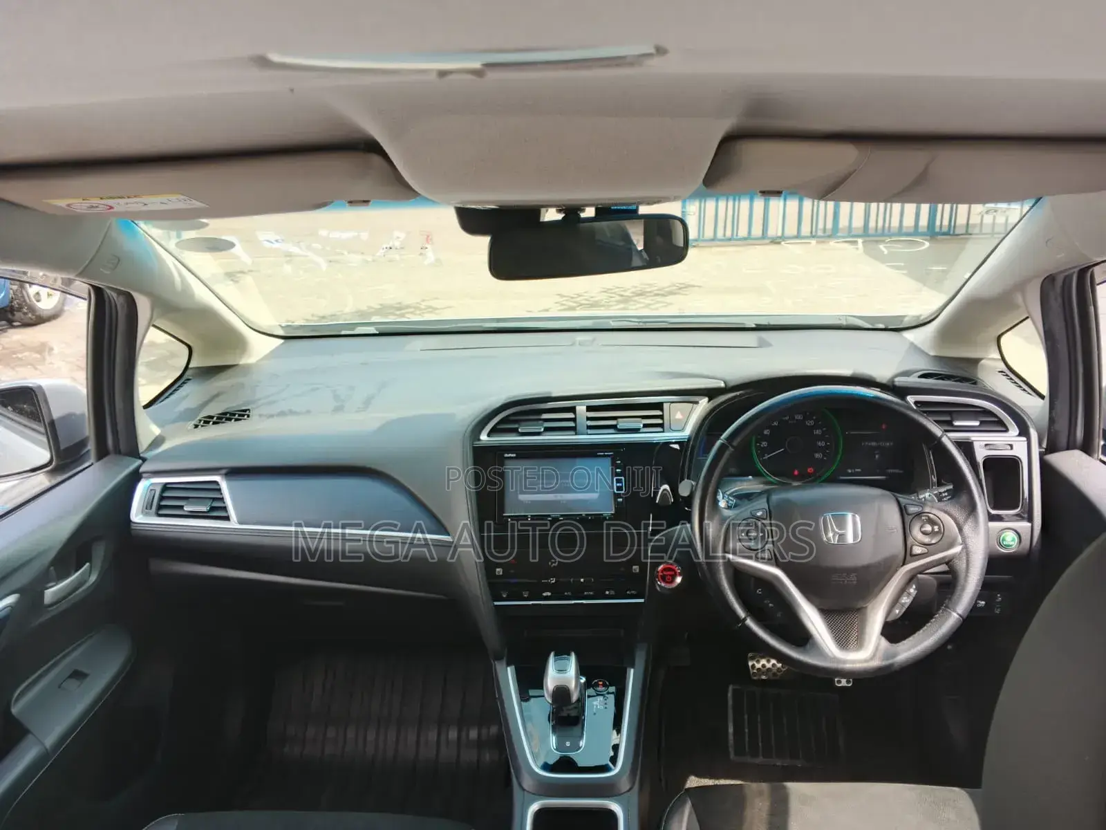 Honda Fit Shuttle 2018 Silver