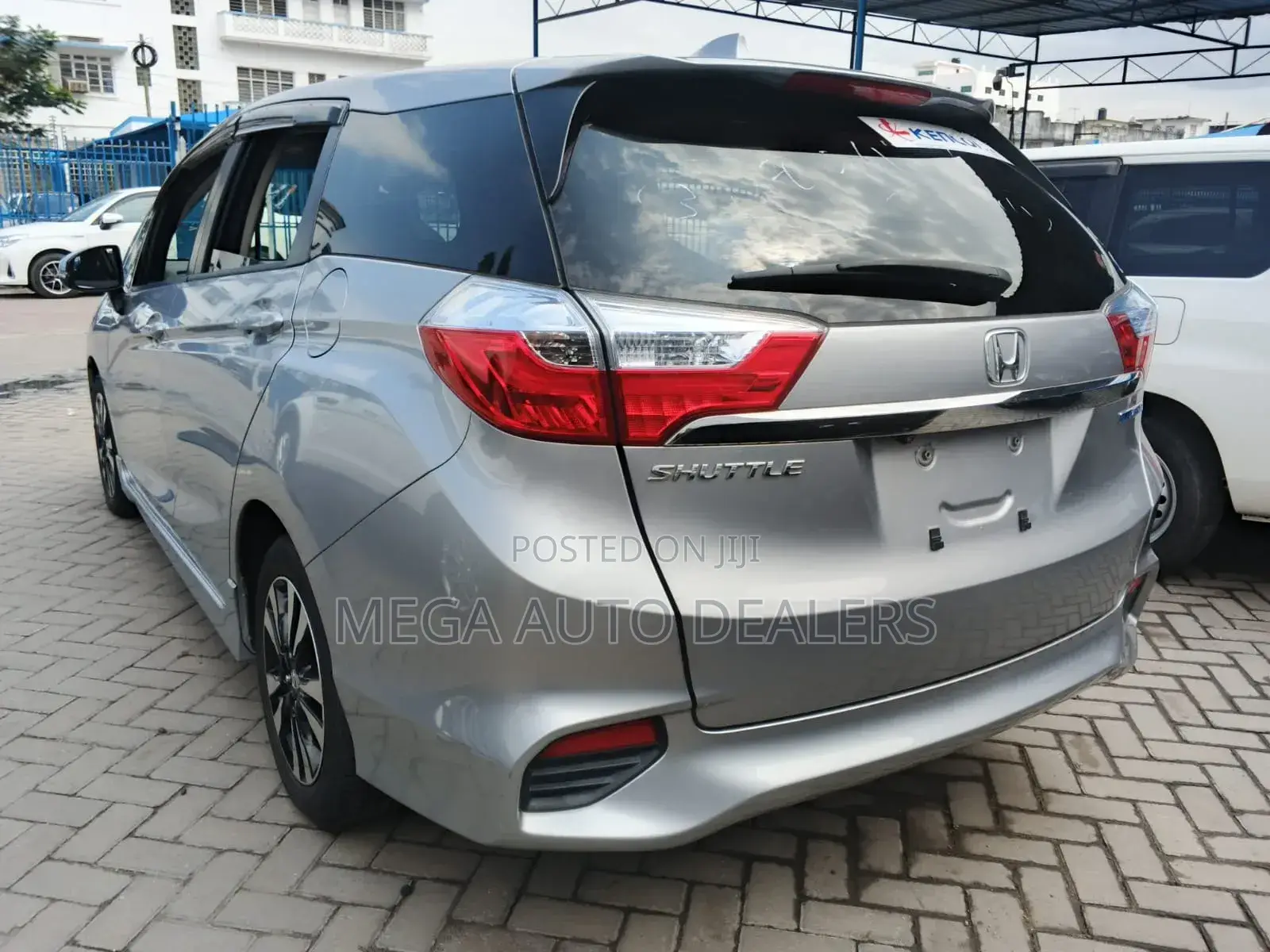 Honda Fit Shuttle 2018 Silver
